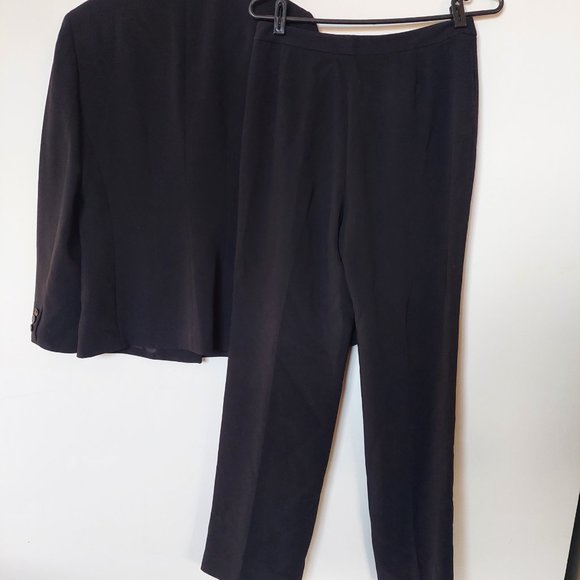 Anne Klein Black Business Pants Blazer Suit Set, Size 10 - Picture 3 of 14
